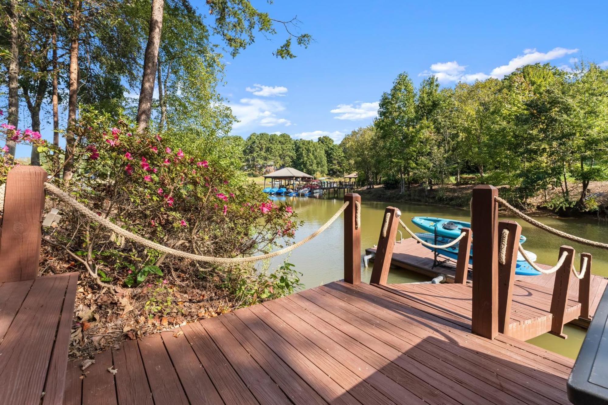 Lakeside Landing By Avantstay Private Dock Мурсвілл Екстер'єр фото